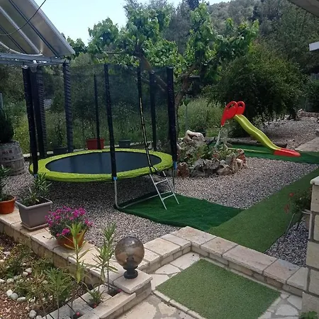 Holiday home Rock Garden Marantochori