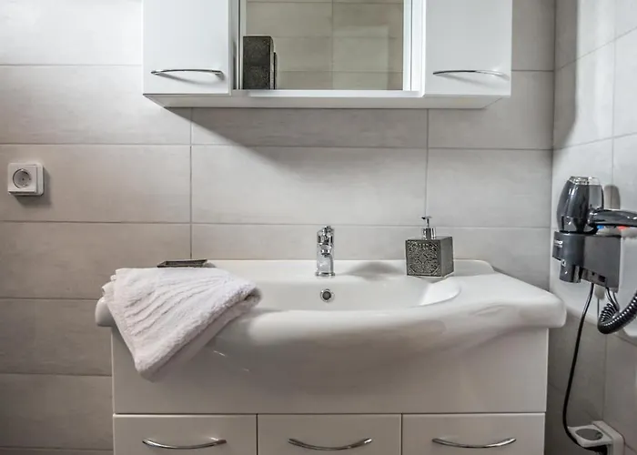 Holiday home Rock Garden *