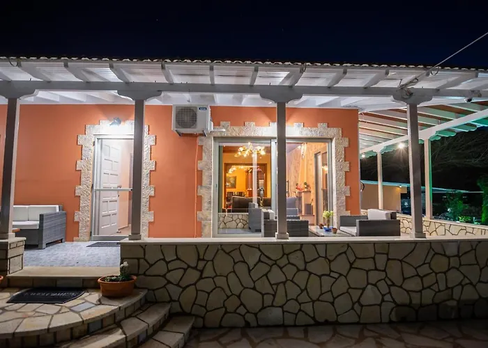 Holiday home Rock Garden *